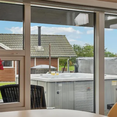 Cozy In With House Sea View