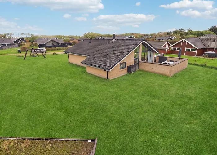 Three-bedroom In Vinderup