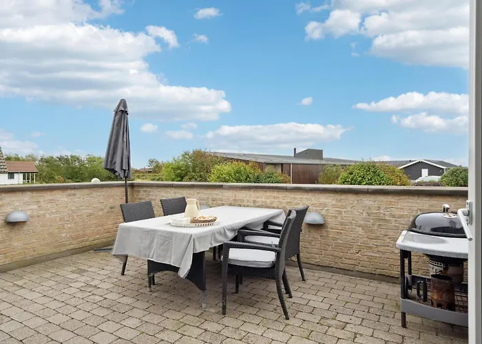 Three-bedroom In Dom wakacyjny *