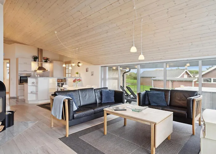 Three-bedroom In * Vinderup